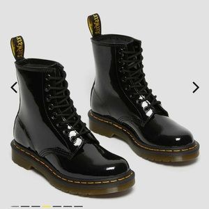 Dr. Martens 1460 WOMEN'S PATENT LEATHER LACE UP BOOTS Size 10